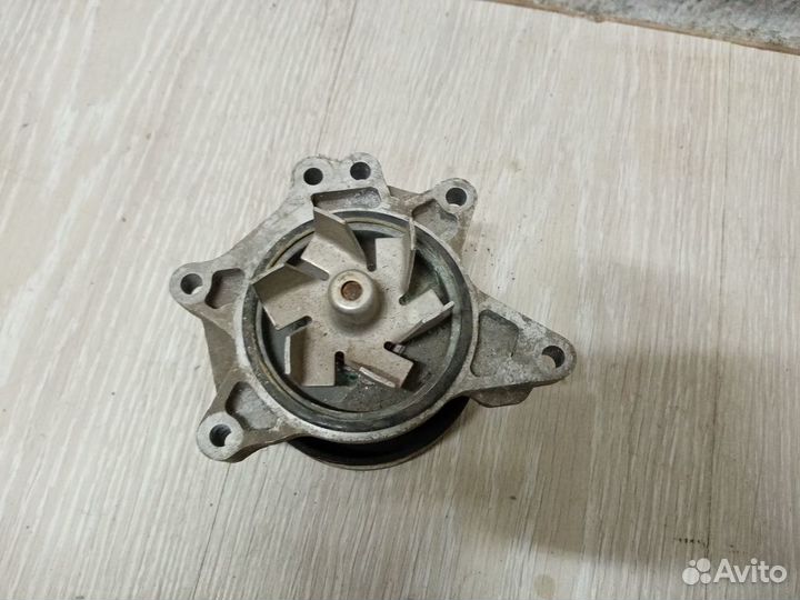 Помпа водяной насос Geely emgrand EC7