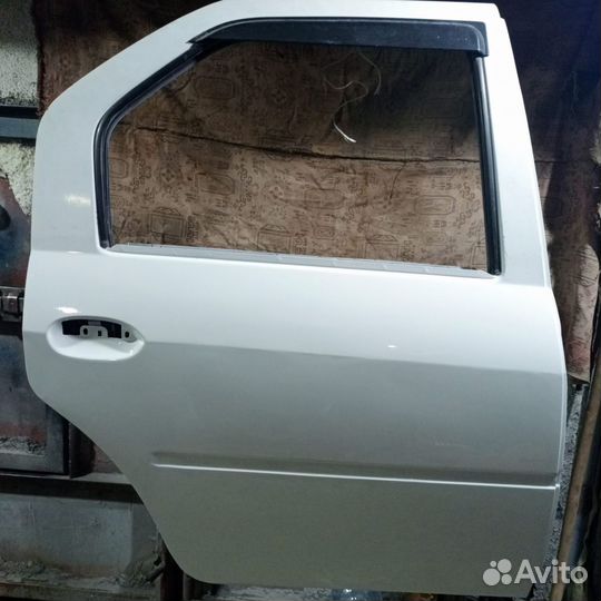 Дверь задняя правая renault logan 1