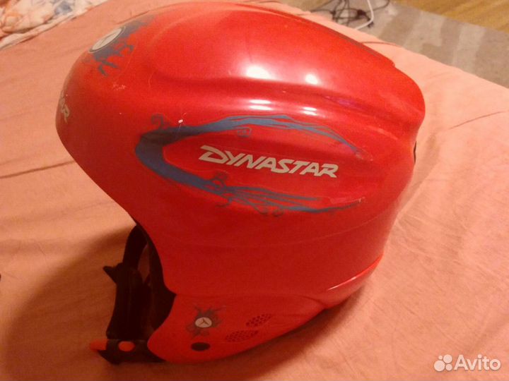 Горнолыжный шлем