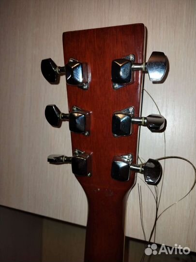 Акустическая гитара