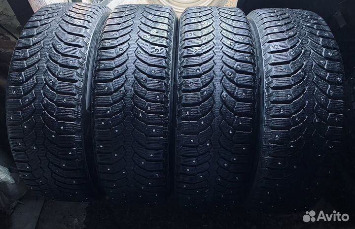 Bridgestone Blizzak Spike-01 225/65 R17 106T