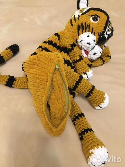 Вязаная игрушка ручной работы пижамница