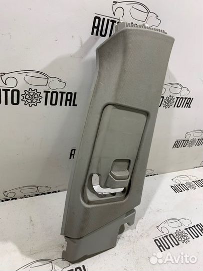 Обшивка центральной стойки правая Chevrolet Cruze