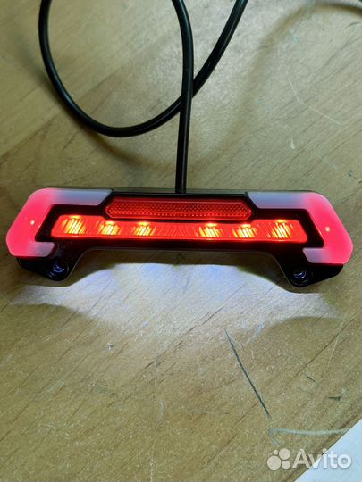 Задняя фара с подсветкой под табличку на электровелосипед