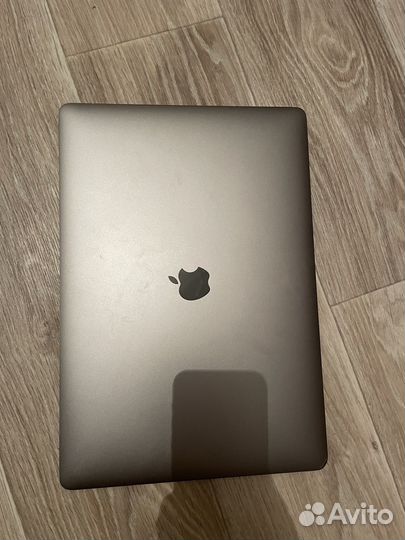 Apple MacBook Pro 15 2018 touch bar