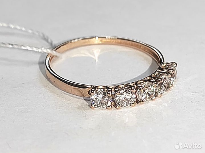 Золотое кольцо 585 пробы с фианитами.16,5 р
