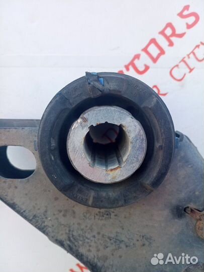 Подрамник двигателя Volvo V70 B4164T 2010