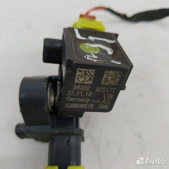 Датчик удара передний Volkswagen Tiguan 2 2017