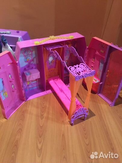 Домик замок для кукол