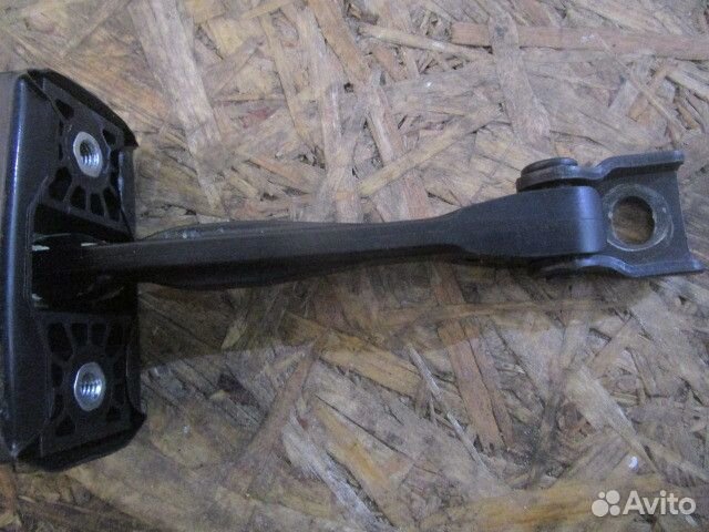 Ограничитель двери задней правой Skoda Yeti 2009-2