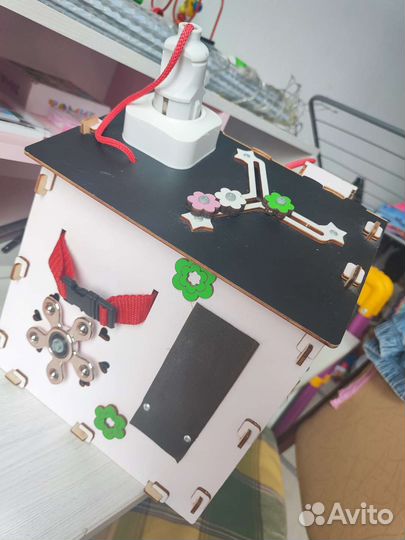 Бизиборд домик