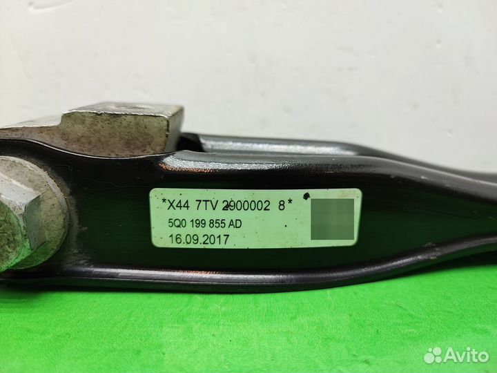 Опора двигателя 5Q0199855AD Шкода Октавия А7, VW