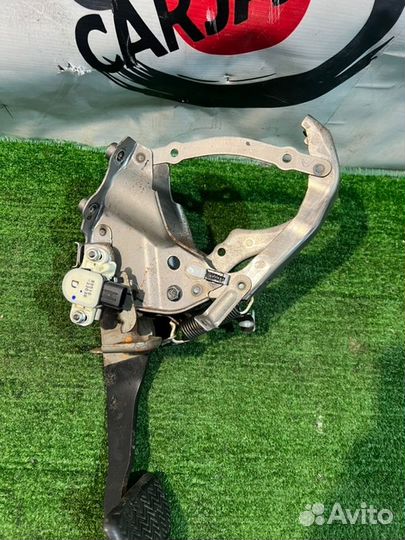 Педаль тормоза (1) Lexus Nx300H AYZ10 2AR-FXE 2015