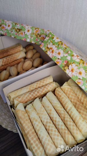 Орешки со сгущёнкой и вафельные трубочки