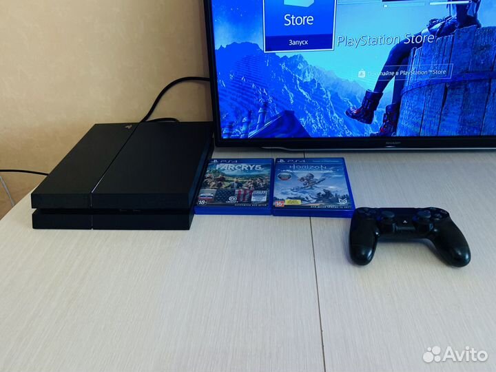 Ps4 500gb. 32 игры и 2 диска