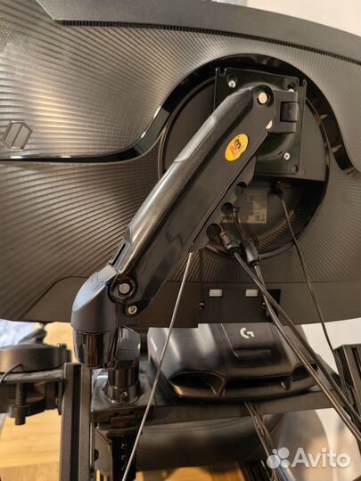 Кокпит, автосимулятор, кресло для руля