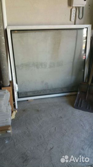 Глухое пластиковое окно из новостройки