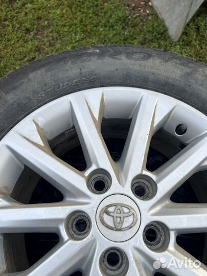 R16 Pirelli Ice Zero 215/60, PCD 5x114.3 DIA 60.1