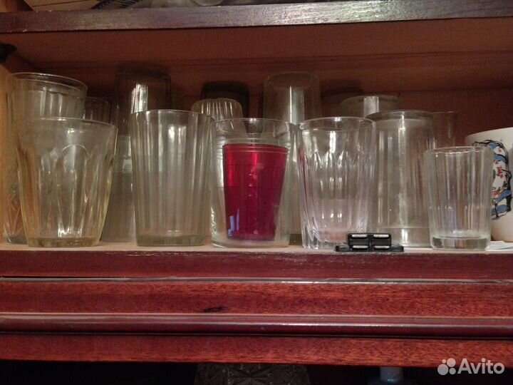 Посуда разная тарелки стаканы