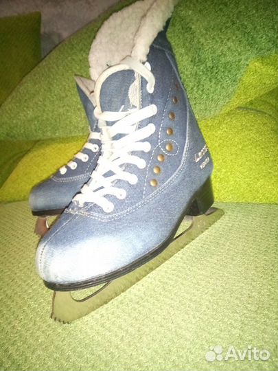 Коньки фигурные для девочки