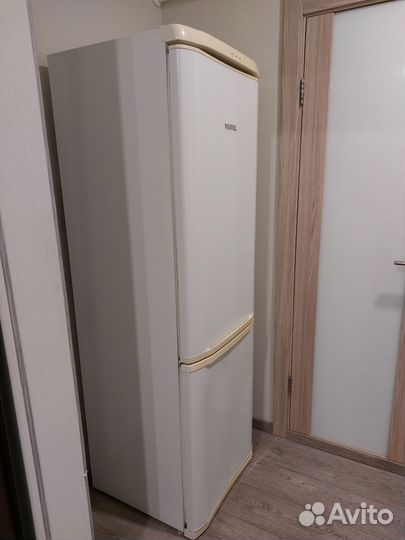 Холодильник бу vestel