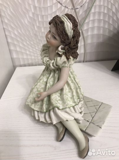 Статуэтка фарфоровая италия высота 20 см