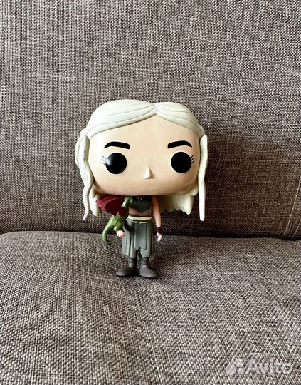 Фигурка Дейнерис