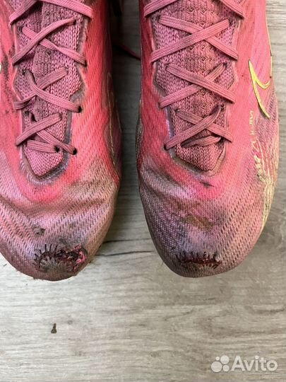 Футбольные бутсы