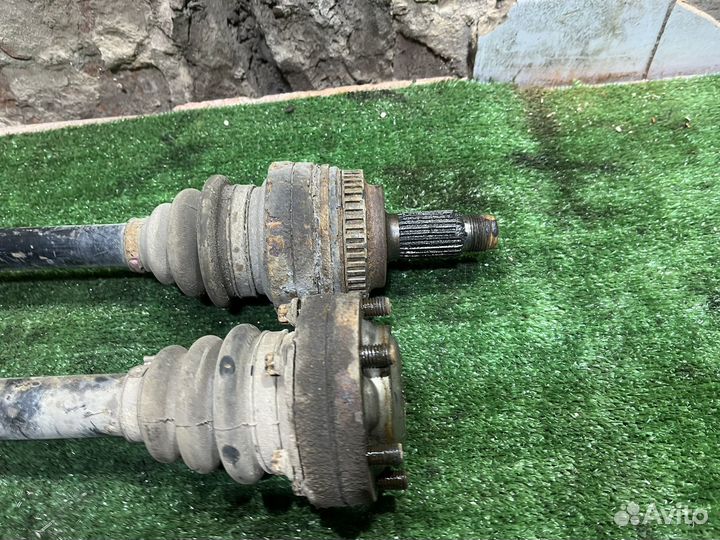 Привод задний левый правый BMW E46