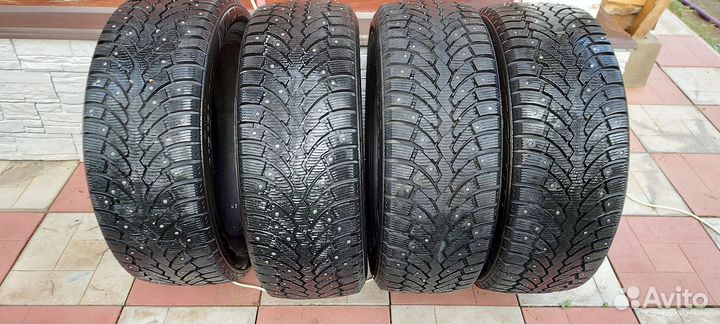 Pirelli Formula Ice 215/50 R17 95T