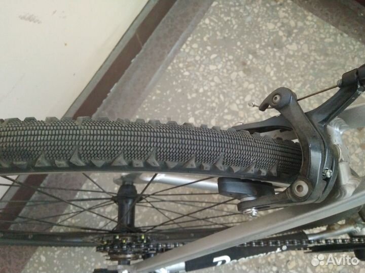 Городской шосейный велосипед Triban 100