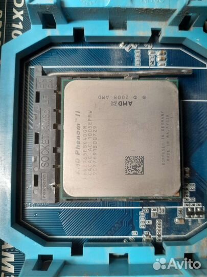 Материнская плата с процессором и памятью