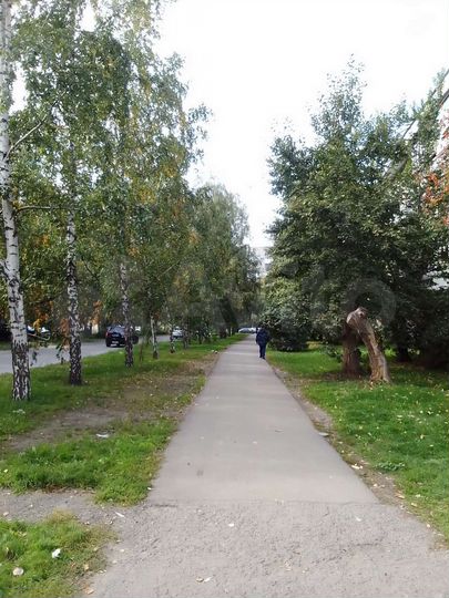 Доля в 2-к. квартире, 30 м², 3/5 эт.