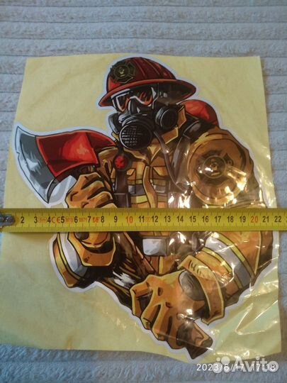 Наклейка Пожарный с топором (Большая 25*22 см)