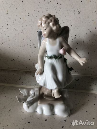 Фарфоровая статуэтка «Ангел», «Pavone»