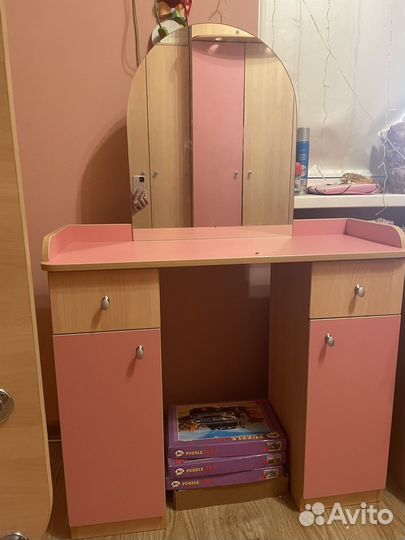 Мебель в детскую комнату для двух девочек