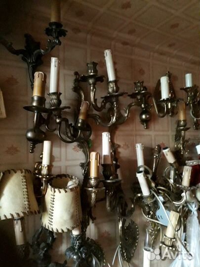 Старинные люстры и бра