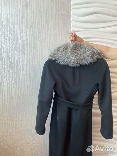 Пальто зимнее с натуральным мехом