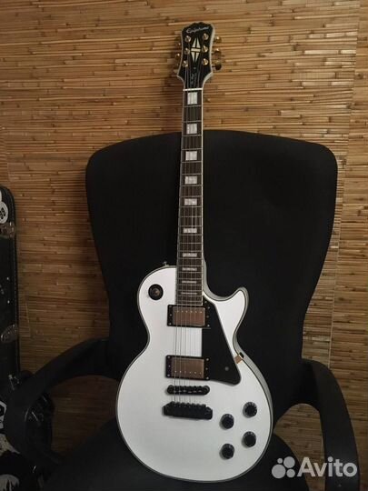 Электрогитара Epiphone Les Paul Custom Pro