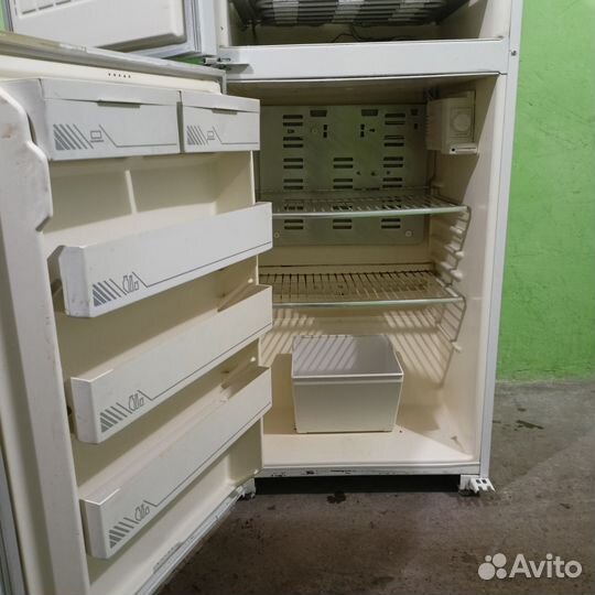 Холодильник двухкамерный бирюса 22