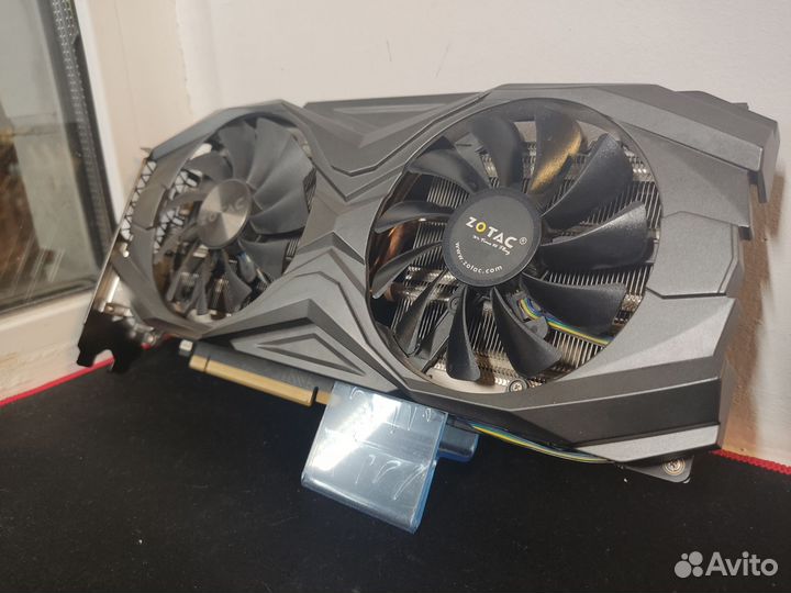 С нюансом GTX 1080 ti Zotac AMP Edition