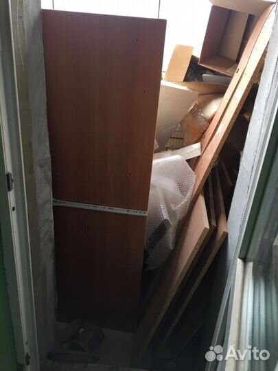 Детский уголок с кроватью и столом