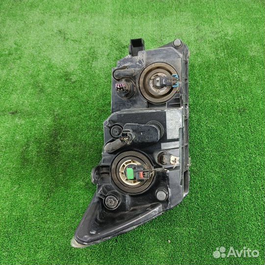 Фара галоген левая Dodge Journey 2007-2011