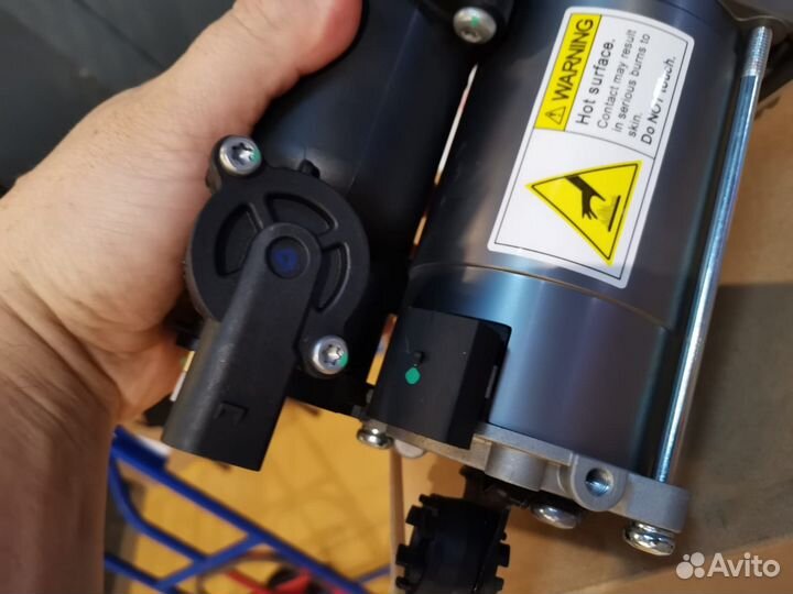 Компрессор пневмоподвес mercedes W166 A1663200104