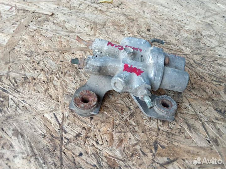 Распределитель тормозной системы (Колдун) Nissan M