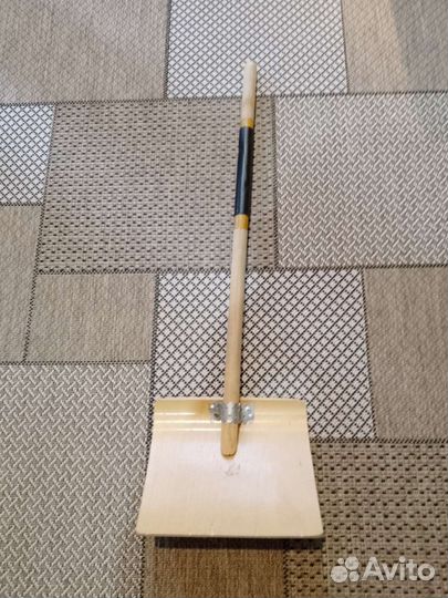 Лопатка деревянная детская