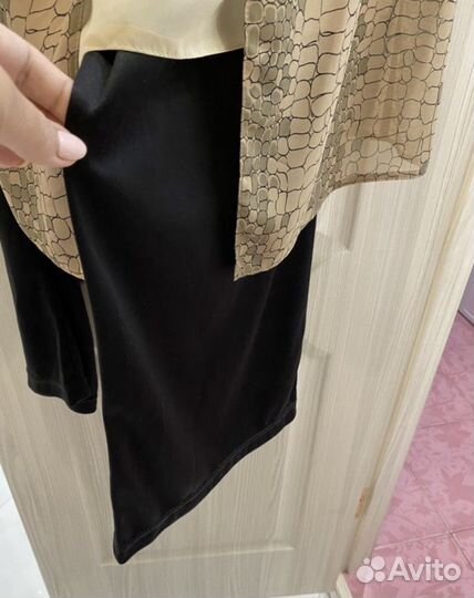 Костюм брючный новый 48-50-52