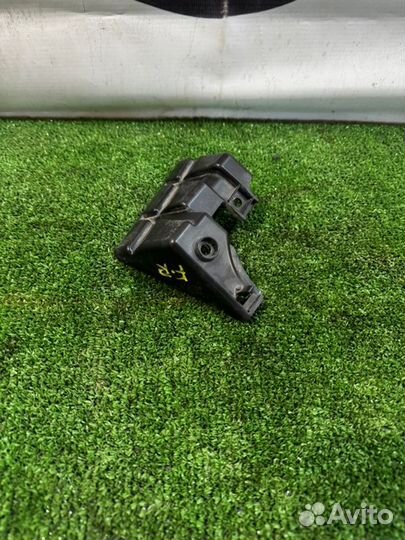 Крепление туманки переднее правое Lexus Rx300