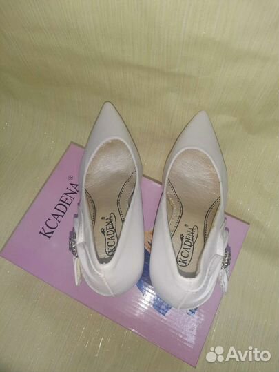 Туфли женские 35 размер новые белые