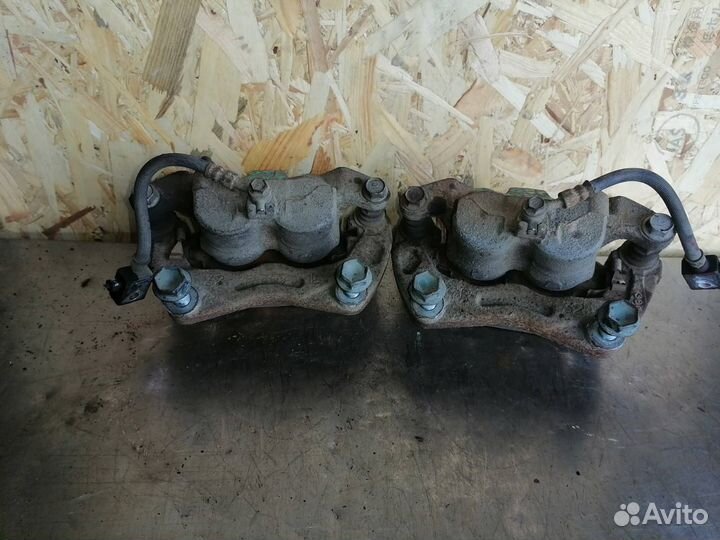 Суппорт тормозной передний Infiniti Ex35 J50 2009